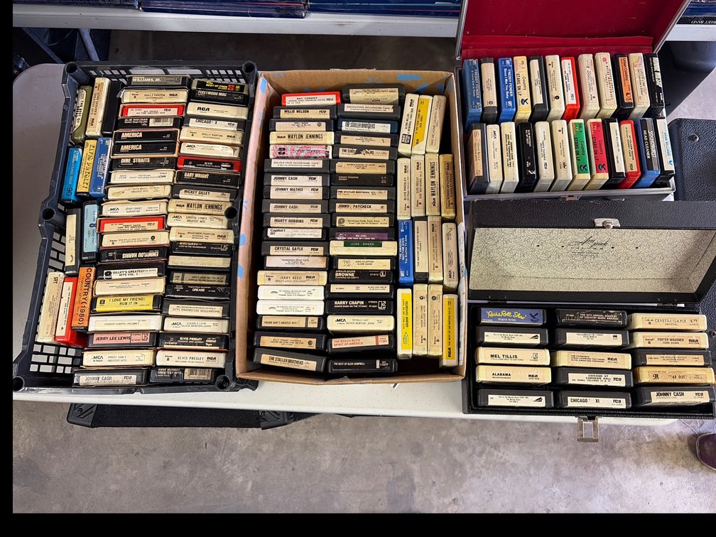 Various Country 8 Tracts