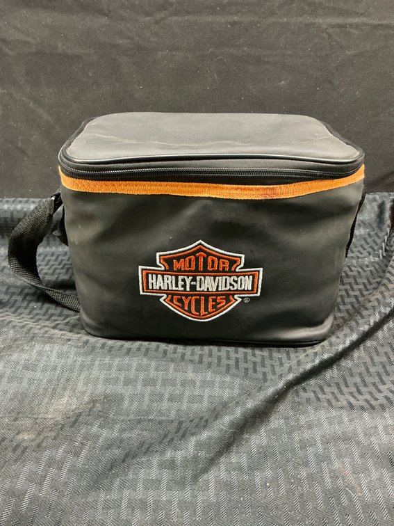 Harley bag w/assorted bungees