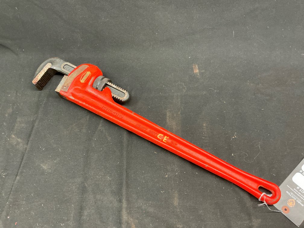 Pipe wrench