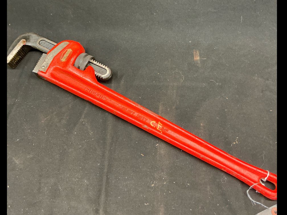 Pipe wrench