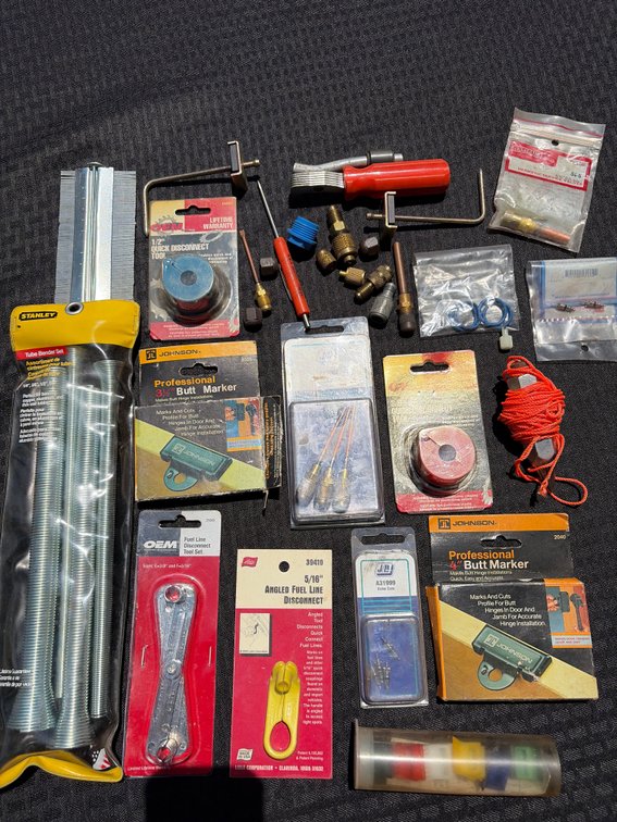 Various Small Tools & Pipe Bender Set