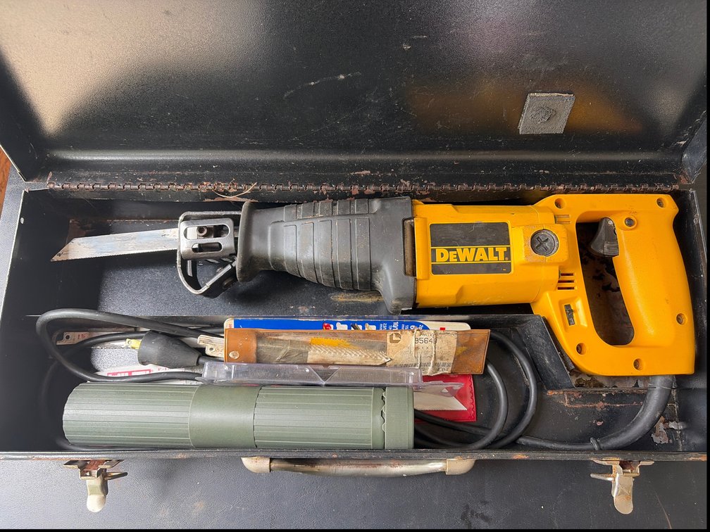 Dewalt Reciprocating Saw and Extra Blades