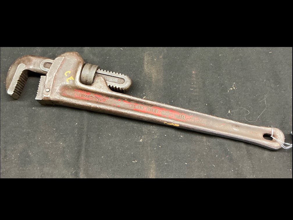 Pipe wrench
