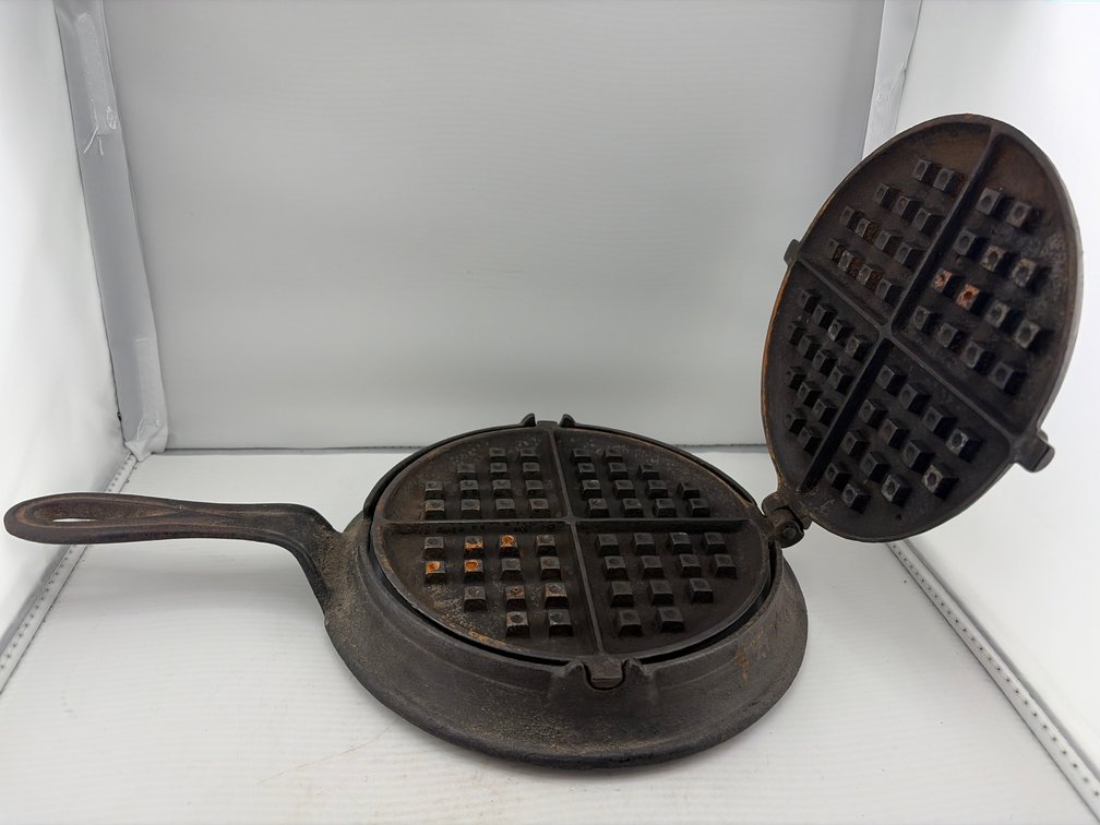 Antique Cast Iron Waffle Maker Size 7x8