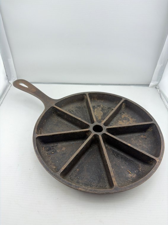 Lodge Cornbread Skillet #8CB