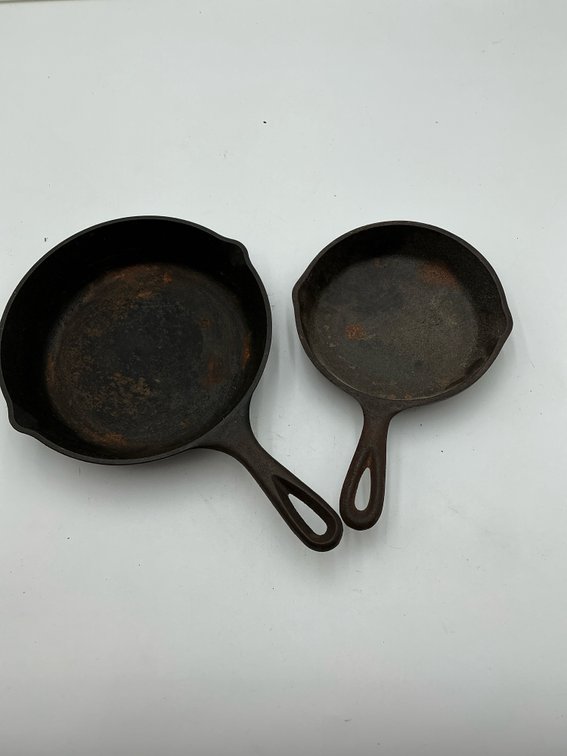 Lodge cast iron skillets. Lodge 55k and 88k