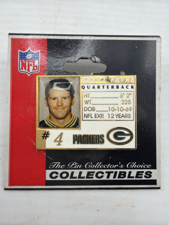 Green Bay Packers Photo Pin Collectibles #4 Brett Favre QB Stat Card
