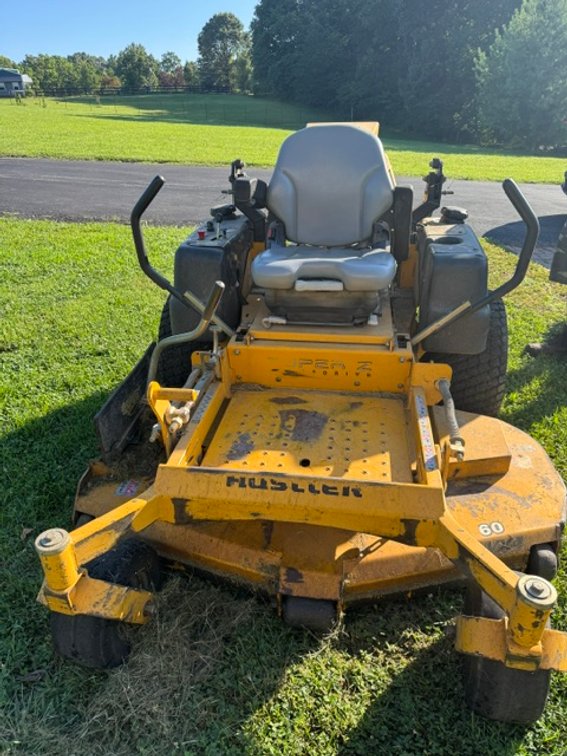 Hustler Super Z Hyperdrive 60" Zero Turn Mower