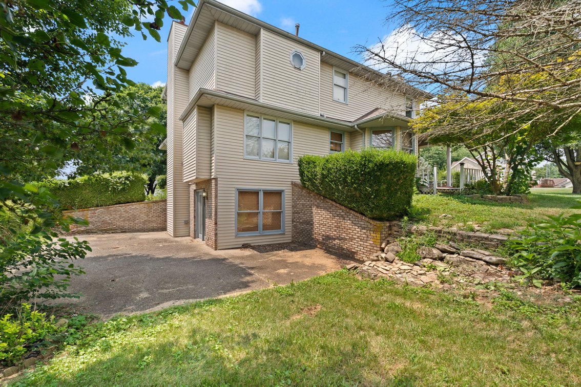 Image for Charlestown, IN | 4 BR/2.5 BA Home Online Auction