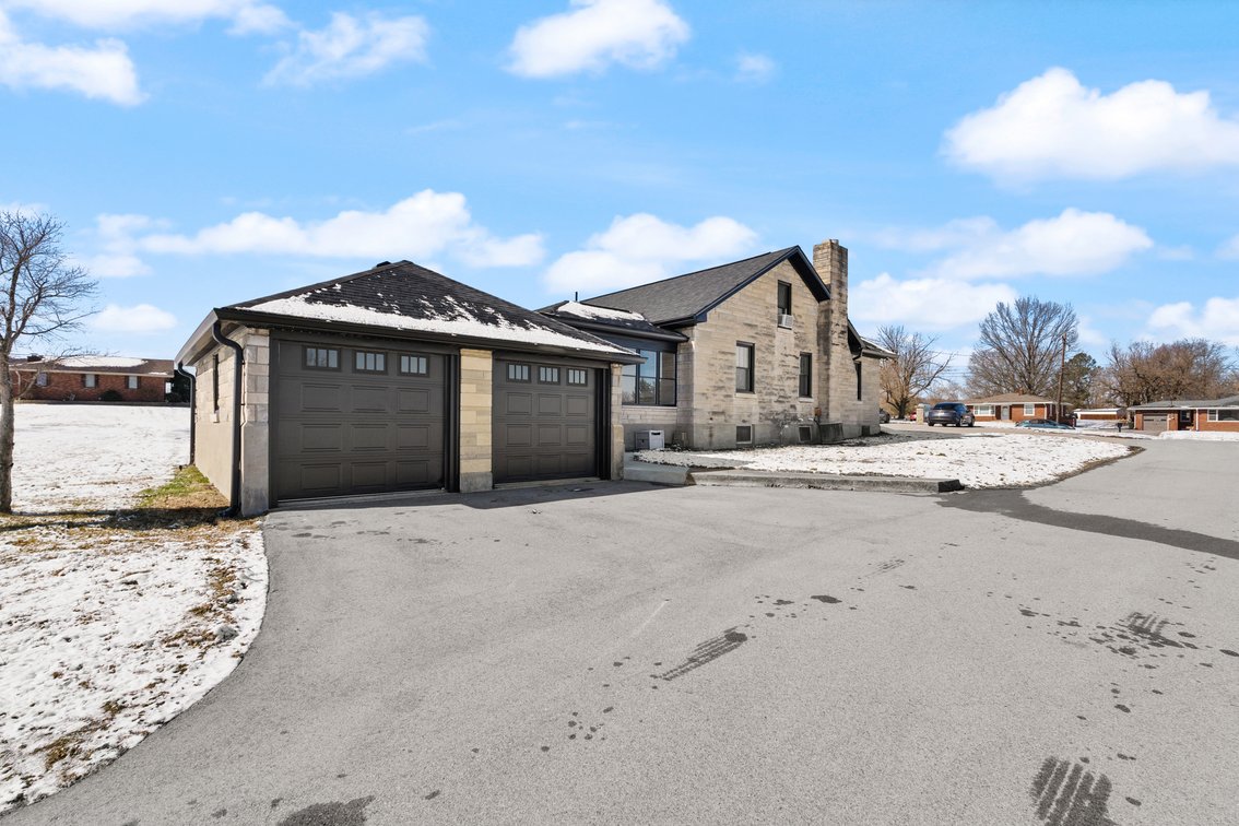 Image for New Albany Commercial Real Estate Auction; 4932 Charlestown Rd; ONLINE AUCTION ONLY