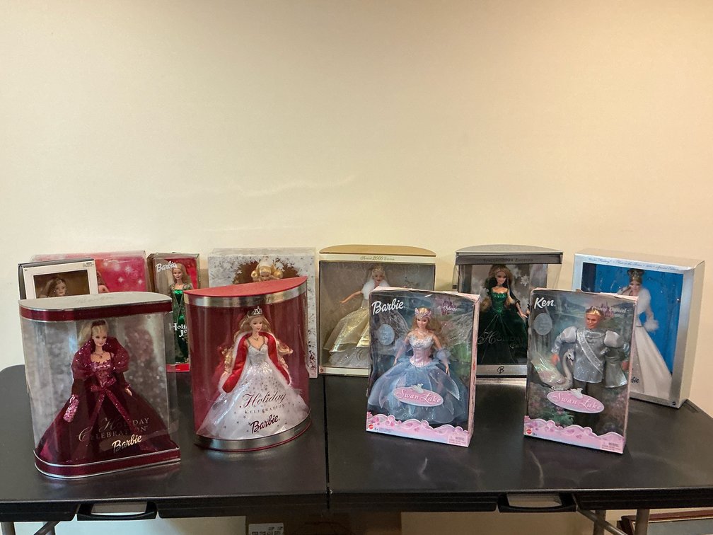 11 Barbies