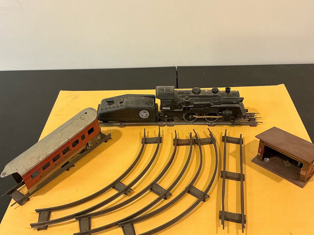  Vintage Lionel train set