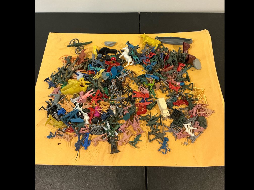 Misc plastic figurines