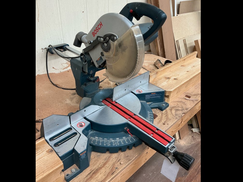 Bosch 10 inch compound miter saw.