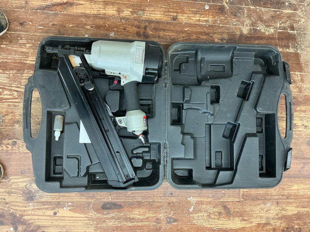 Air nailer