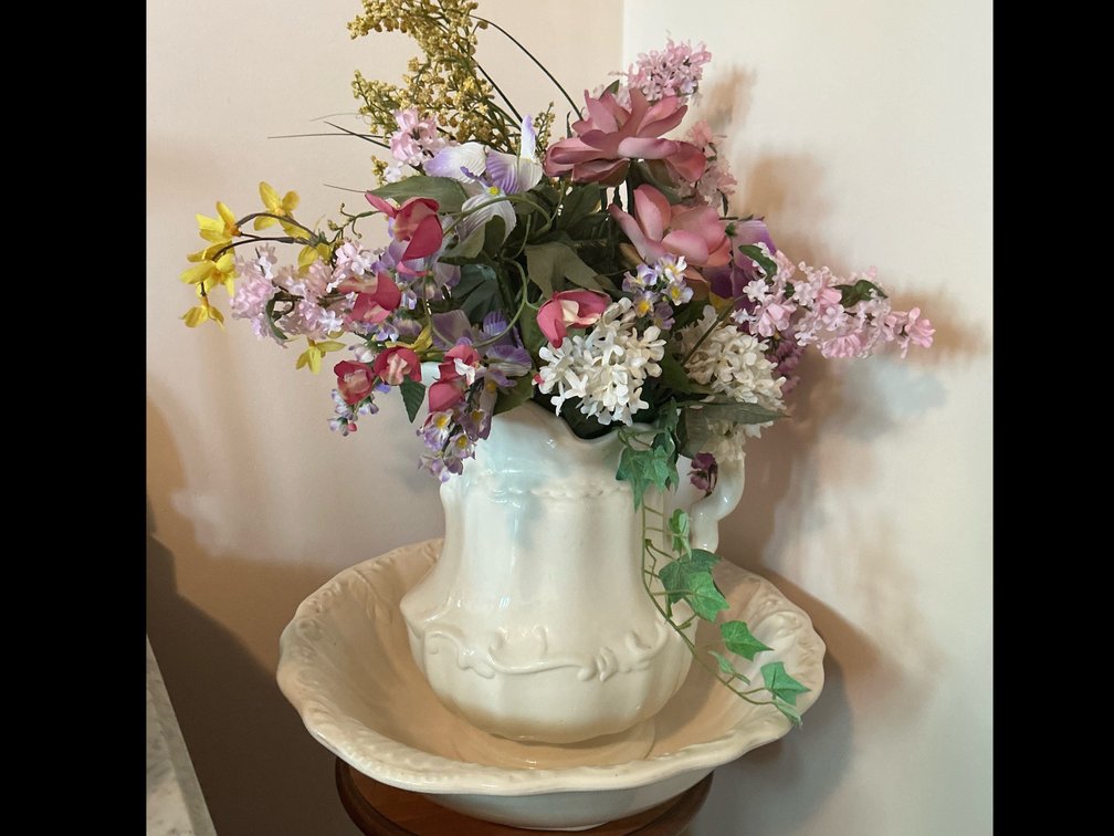 Wash bowl and pitcher 