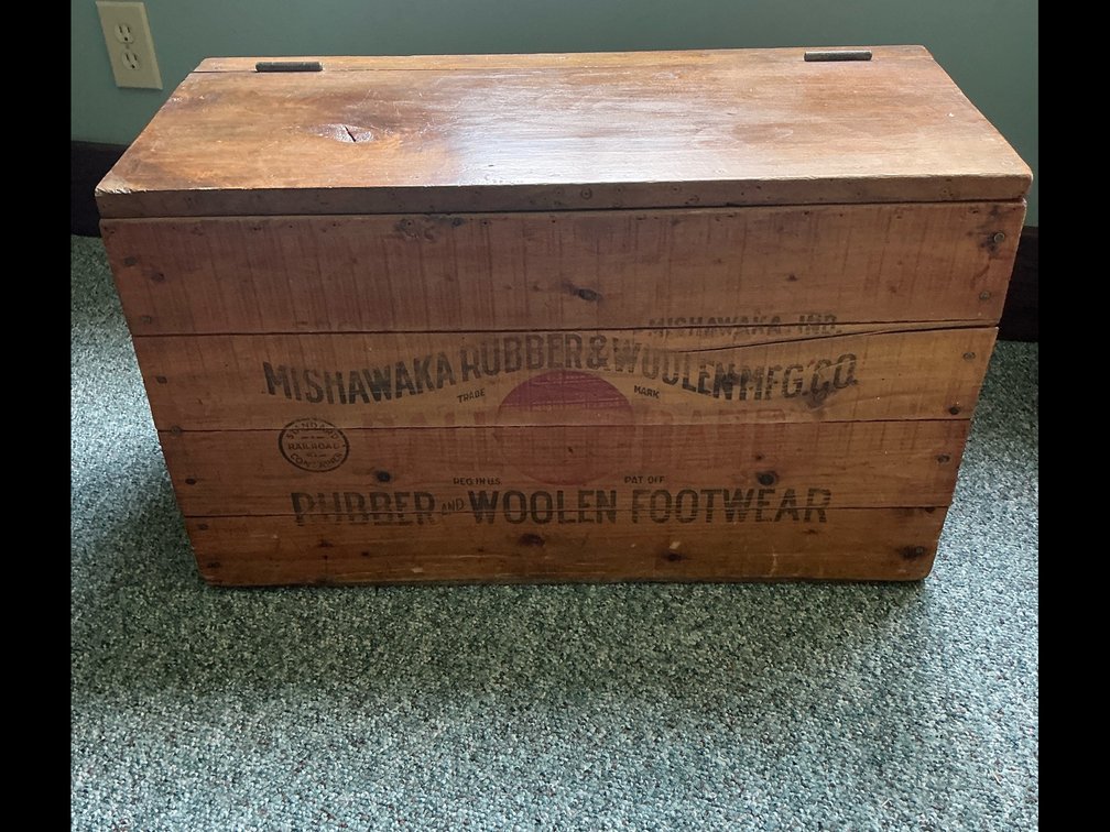  Vintage Wooden box 