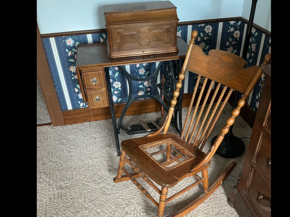 Sewing chair and table 