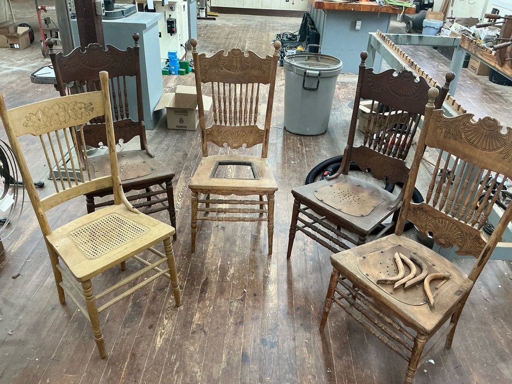 5 wooden chairs 