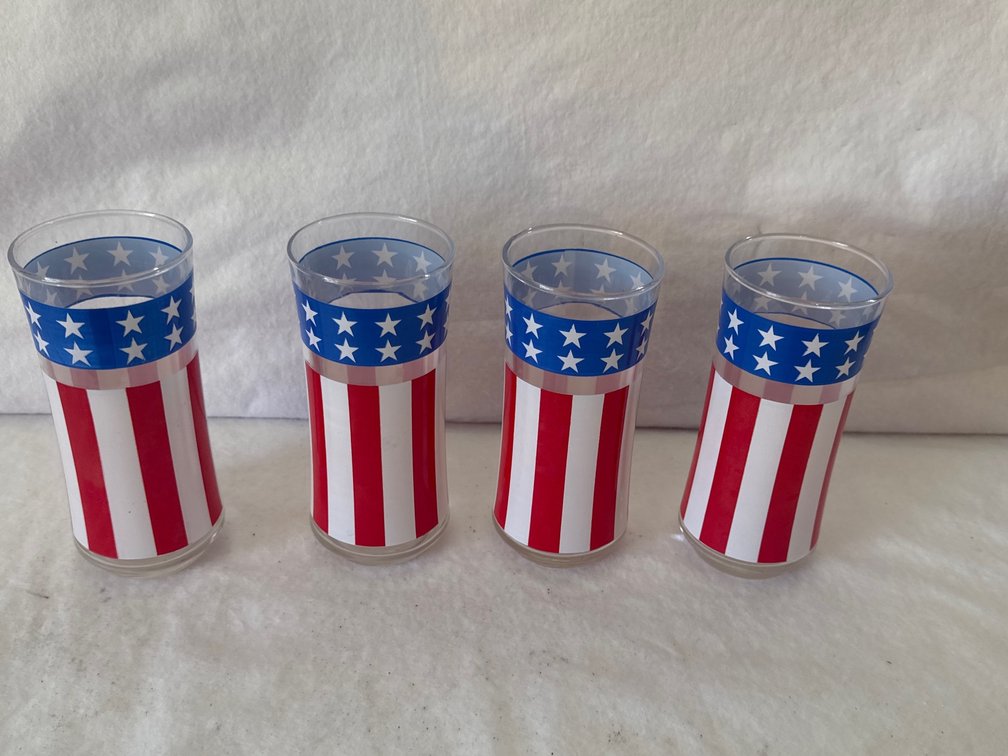 Set of 4 American Flag Motif Glass Tumblers