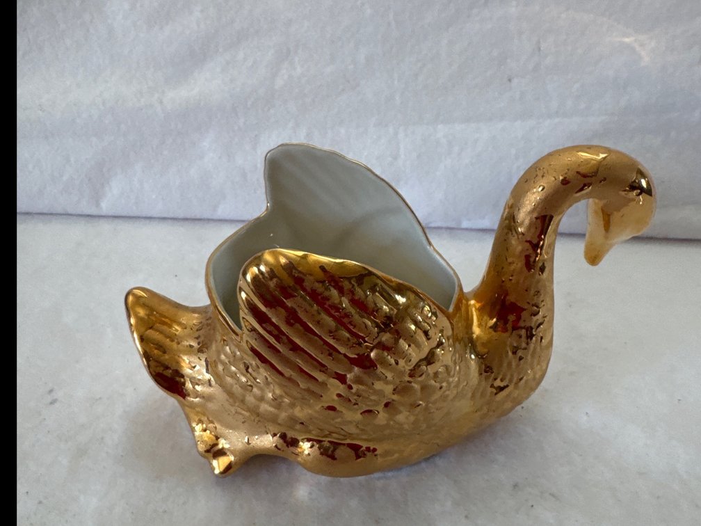 Bel-Terr China 22 KT. Gold Ceramic Swan Dish