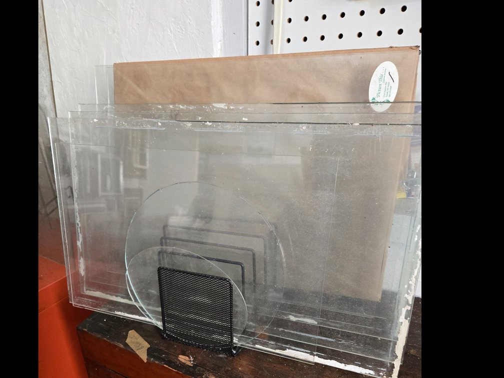 Picture Framing Glass Panes, , and Wire Mesh Organizer Rack