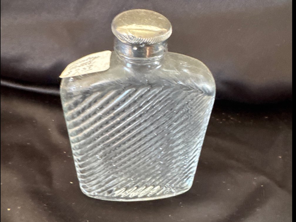 Clear Glass Hip Flask with Diagonal Ribbed Pattern