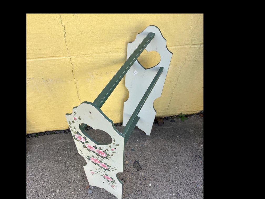 Kenyield Painted Wooden Quilt Rack with Floral Motif