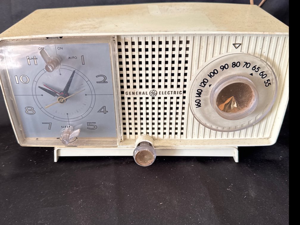 General Electric Clock Radio