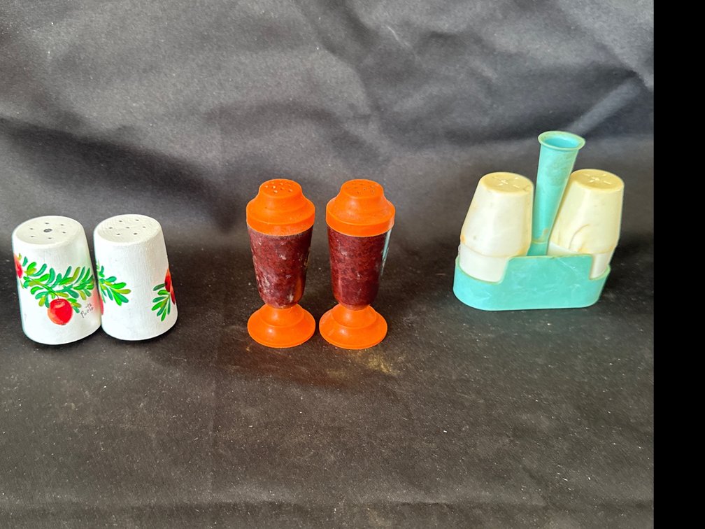 Salt and Pepper Shaker Sets