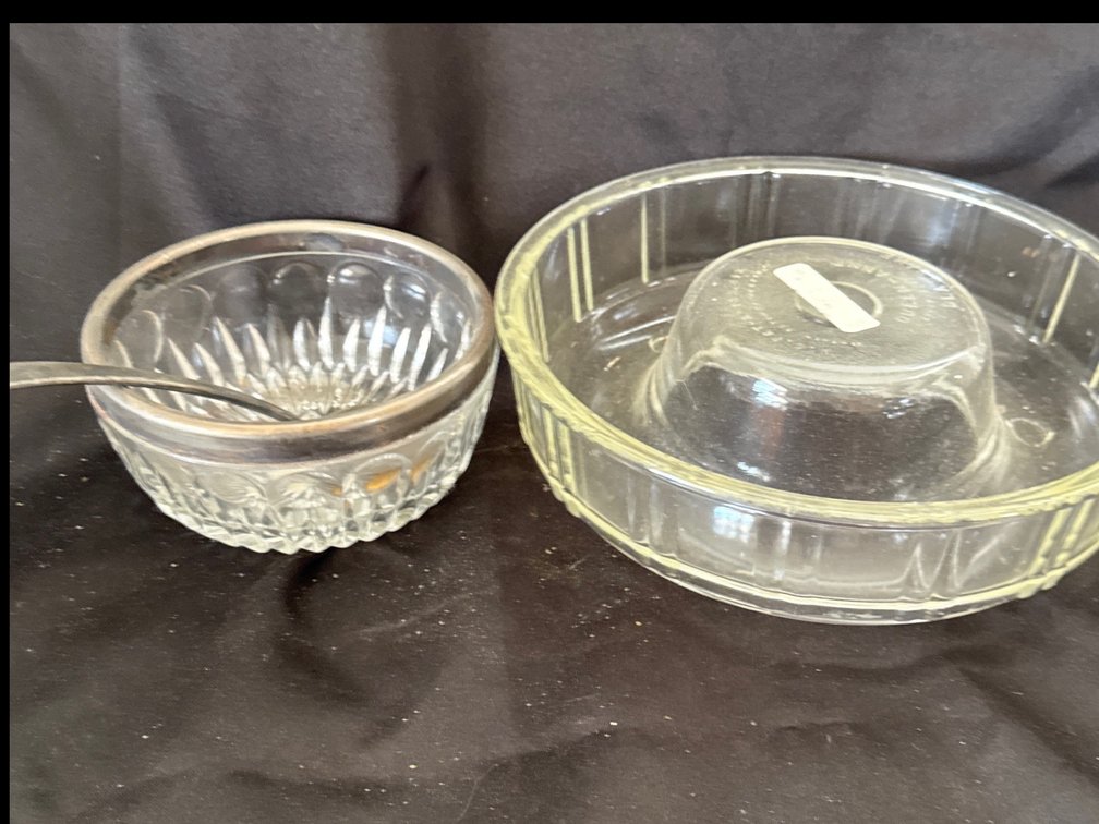 Queen-Anne Glass Tableware and Spoon, 3 Pieces