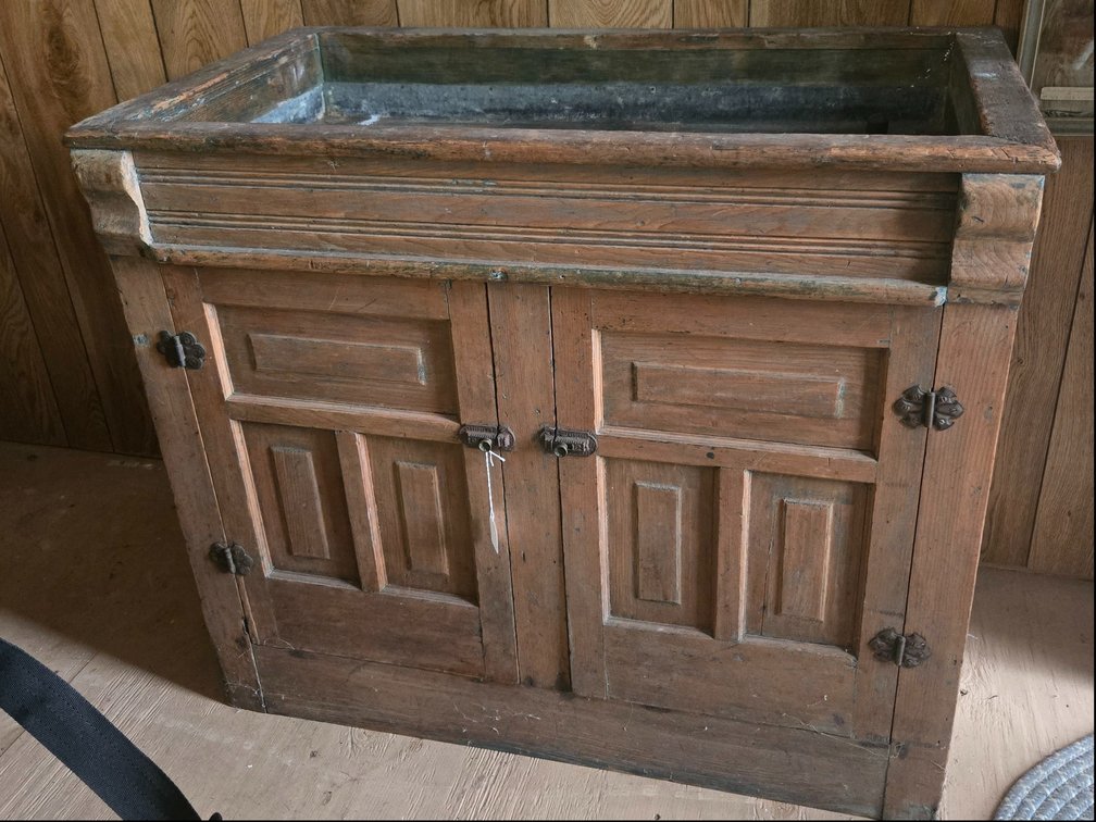 Wooden Dry Sink Cabinet with Metal-Lined Basin