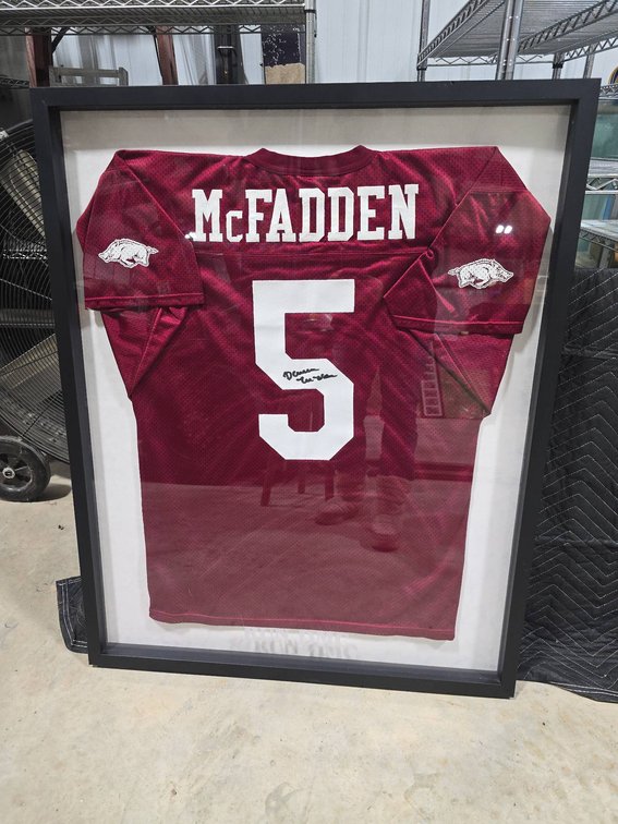 Darren McFadden Signed Arkansas Razorbacks Jersey in Frame