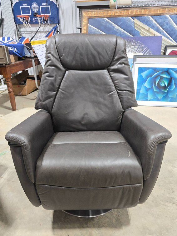Ekornes Stressless M-Series Recliner Chair with Controls