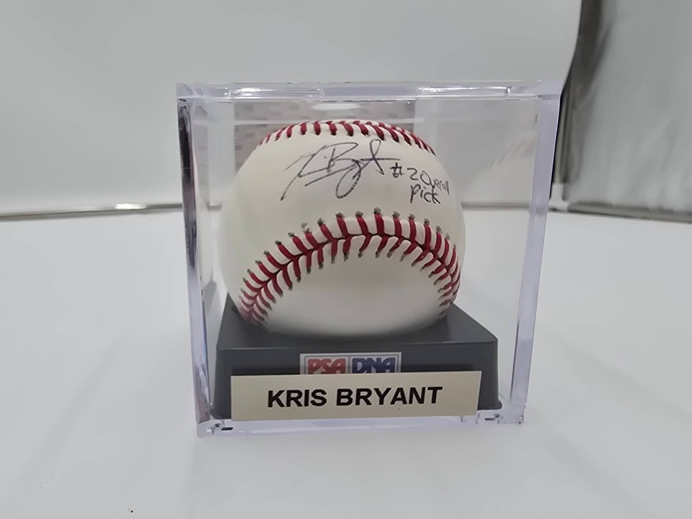 PSA/DNA-Certified Baseball Signed by Kris Bryant