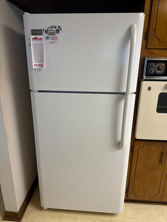 Frigidaire Top-Freezer Refrigerator in White
