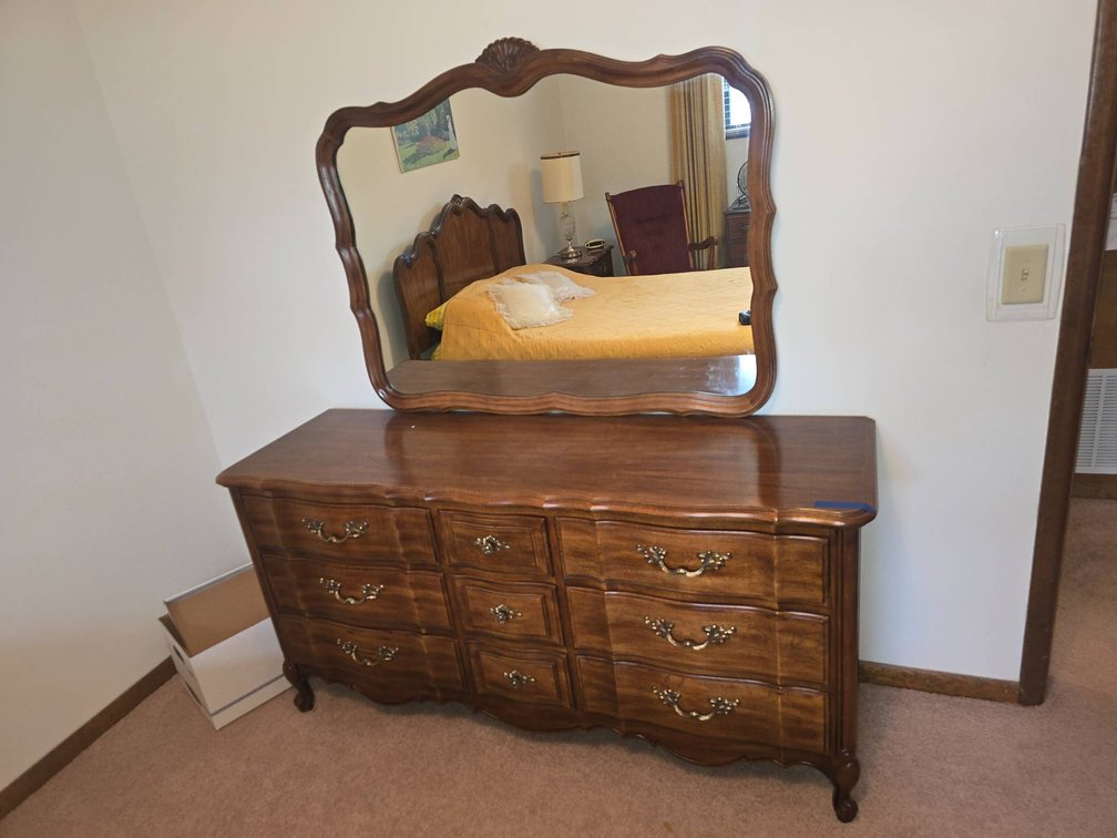 Wooden Dresser With Mirror and Four Drawers