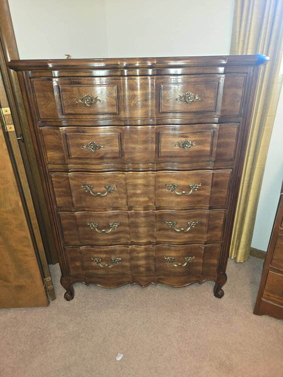 Thomasville Wooden Chest of Drawers with Brass Hardware