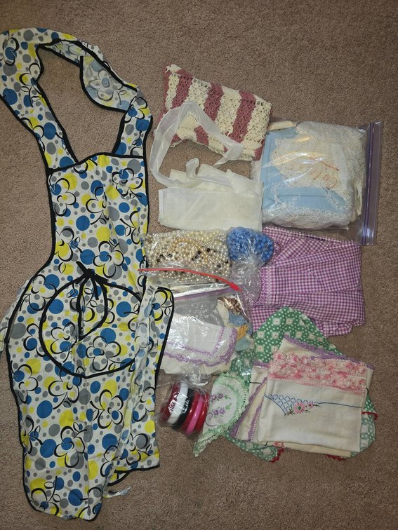 Vintage Linens, Aprons, and Textiles