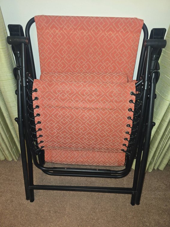 Foldable Reclining Chair with Metal Frame and Fabric Seat