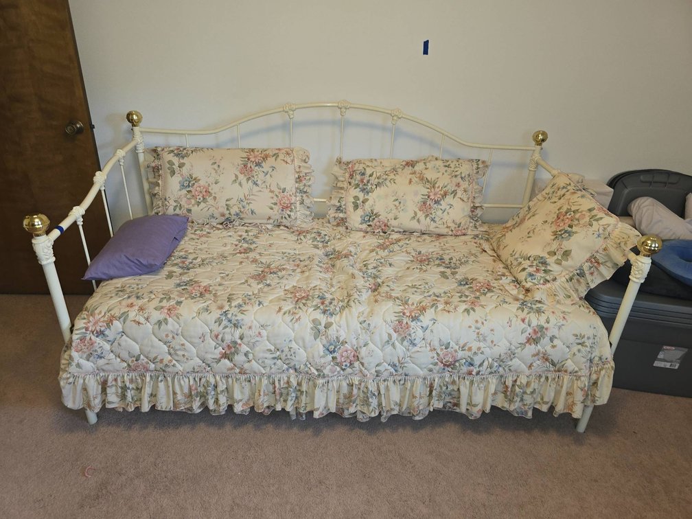 Metal Twin Trundle Bed with Mattresses