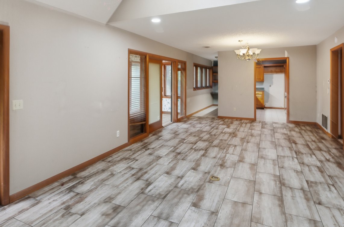 Image for Fayetteville, AR | 5 Beds | 3 Baths | 2,900 SQFT | 0.80 Acre Lot | Excellent School District