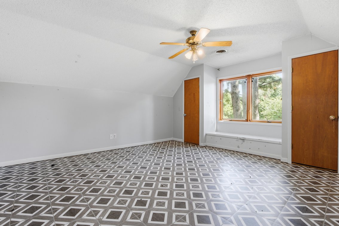 Image for Fayetteville, AR | 5 Beds | 3 Baths | 2,900 SQFT | 0.80 Acre Lot | Excellent School District