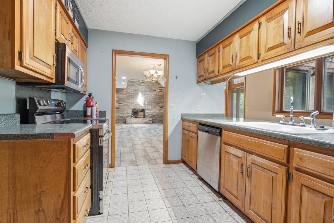 Image for Fayetteville, AR | 5 Beds | 3 Baths | 2,900 SQFT | 0.80 Acre Lot | Excellent School District