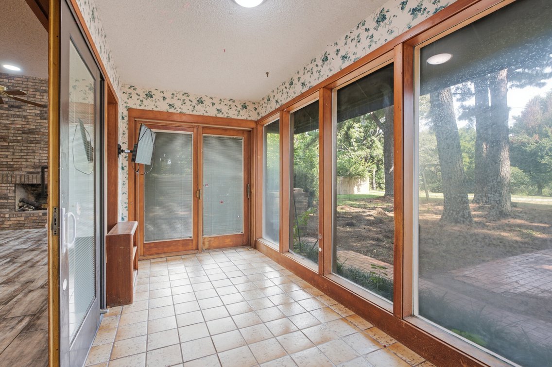 Image for Fayetteville, AR | 5 Beds | 3 Baths | 2,900 SQFT | 0.80 Acre Lot | Excellent School District