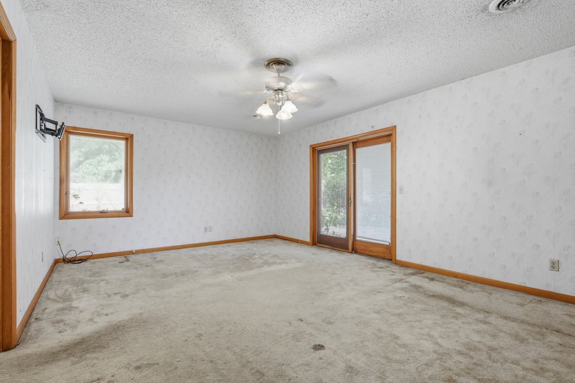 Image for Fayetteville, AR | 5 Beds | 3 Baths | 2,900 SQFT | 0.80 Acre Lot | Excellent School District