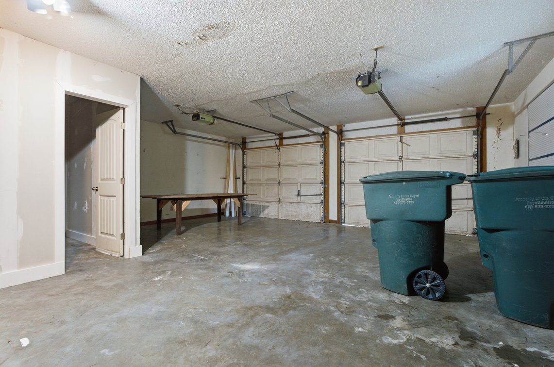 Image for Fayetteville, AR | 5 Beds | 3 Baths | 2,900 SQFT | 0.80 Acre Lot | Excellent School District