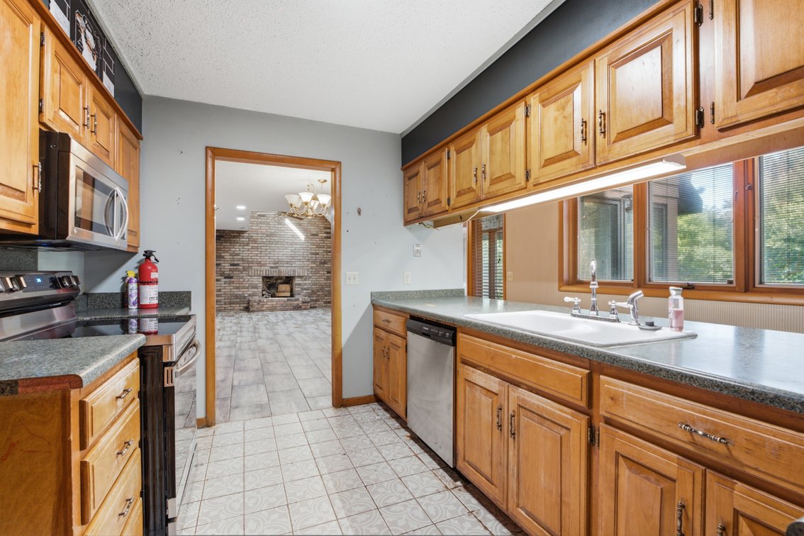 Image for Fayetteville, AR | 5 Beds | 3 Baths | 2,900 SQFT | 0.80 Acre Lot | Excellent School District