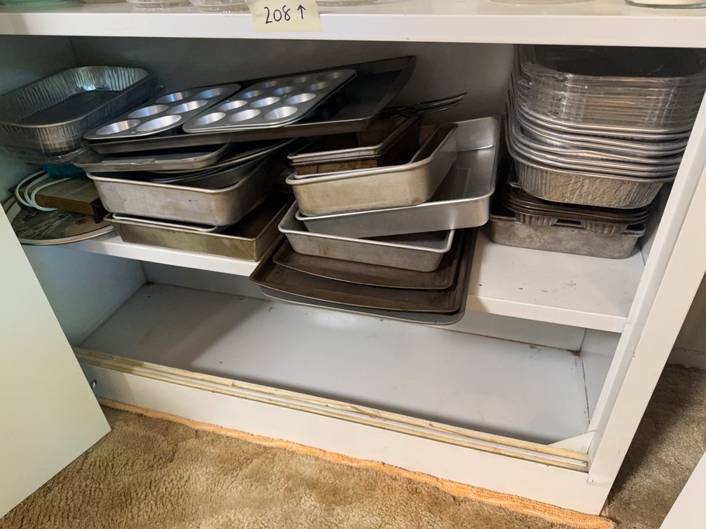 Metal and Disposable Baking Pans and Trays