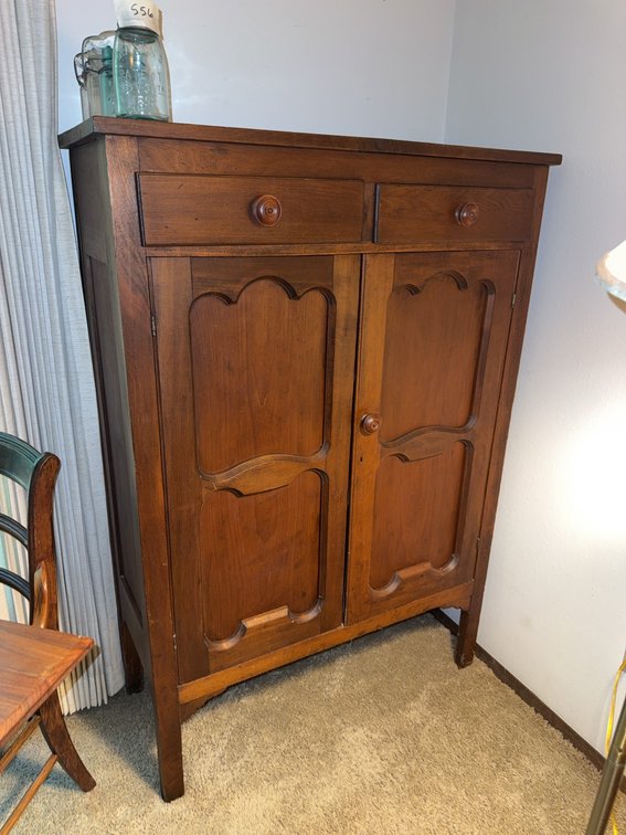 Image for Bella Vista Estate Auction - Antiques, Quilts, Furniture, Glassware and Collectible